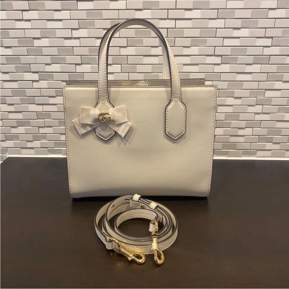 Gucci Beige Leather Tote with Bow Accent - Picture 6 of 9